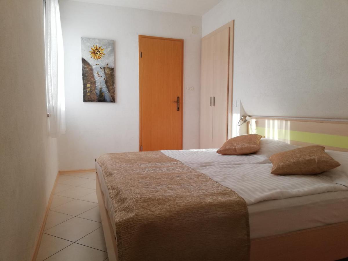 Apartments With A Parking Space Rabac, Labin - 13151 ภายนอก รูปภาพ